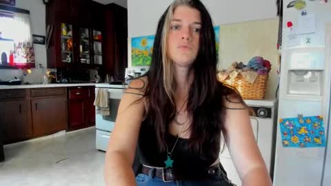 forestdarling online show from 11/15/25, 09:21