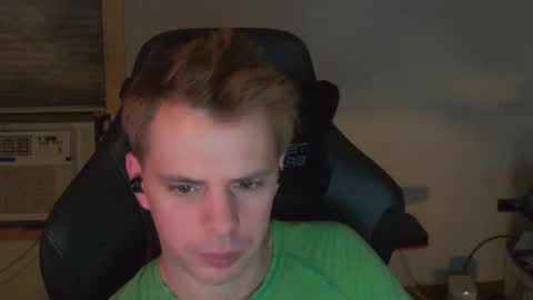 Snapshot of forever_broken chatting on 12/02/25, 06:30 forever_broken online show from 12/02/25, 06:30