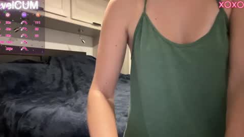 Snapshot of foreverkinkyy chatting on 01/03/25, 12:43 Elaine online show from 01/03/25, 12:43