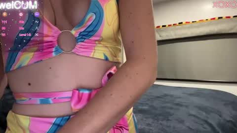 Snapshot of foreverkinkyy chatting on 01/15/25, 02:38 Elaine online show from 01/15/25, 02:38