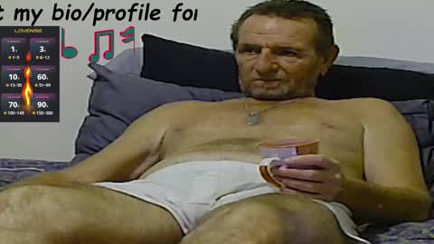 Snapshot of forexxxx_man chatting on 12/23/25, 01:36 doc online show from 12/23/25, 01:36