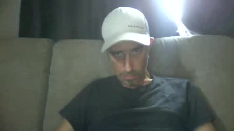 Snapshot of fouraide42 chatting on 11/20/25, 02:06 fouraide42 online show from 11/20/25, 02:06