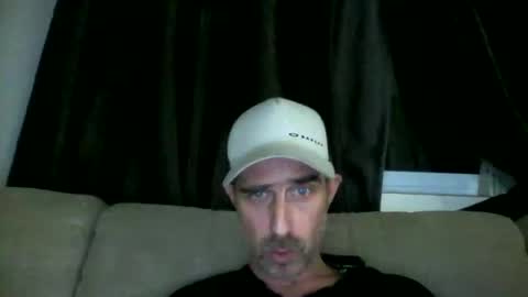 Snapshot of fouraide42 chatting on 01/06/26, 04:05 fouraide42 online show from 01/06/26, 04:05