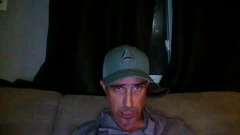 Snapshot of fouraide42 chatting on 07/31/26, 04:01 fouraide42 online show from 07/31/26, 04:01