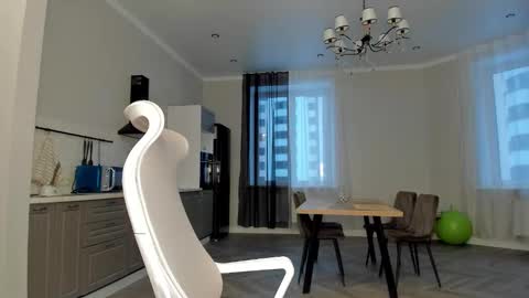 Snapshot of fox_beauty chatting on 11/27/25, 02:13 Kira online show from 11/27/25, 02:13