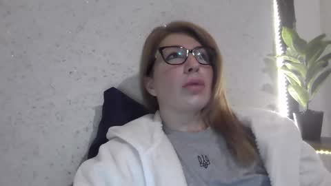 fox_red_lady7 online show from 03/11/25, 08:09