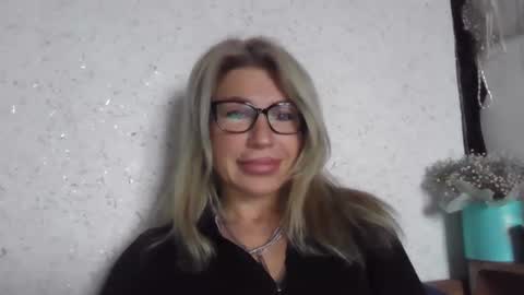 fox_red_lady7 online show from 01/18/26, 11:14