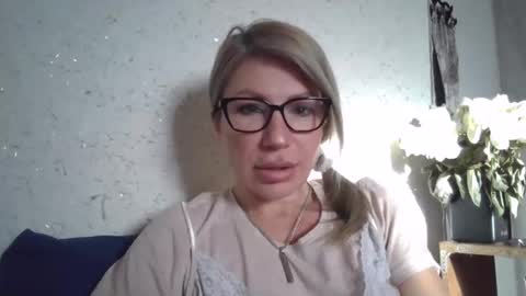 fox_red_lady7 online show from 02/03/26, 06:51