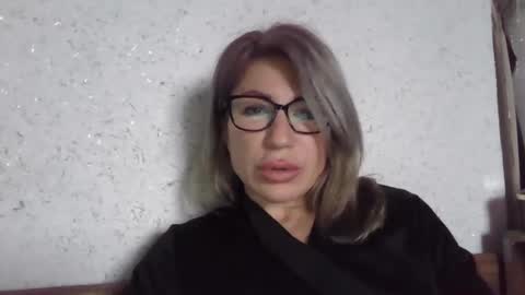 fox_red_lady7 online show from 02/14/26, 10:12