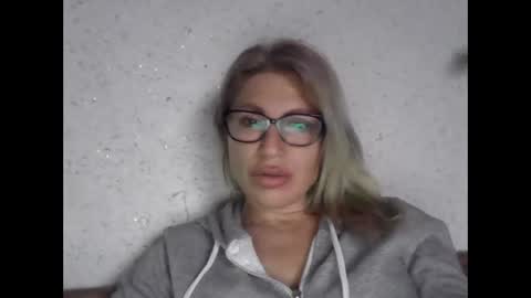 fox_red_lady7 online show from 04/10/26, 09:25