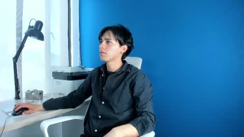 .  FOX WHITE .  online show from 07/06/26, 07:05