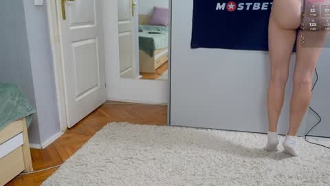 CUSTOM PHOTOS AND VIDEOS -  online show from 12/03/24, 01:32