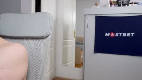 CUSTOM PHOTOS AND VIDEOS -  online show from 12/19/24, 03:41