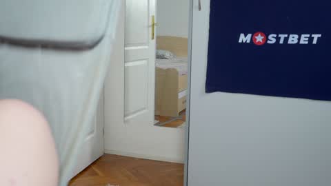 CUSTOM PHOTOS AND VIDEOS -  online show from 01/28/25, 11:06