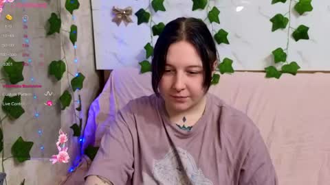 Snapshot of foxgirlandmerguis chatting on 04/04/26, 06:22 Belinda online show from 04/04/26, 06:22