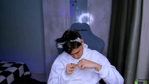 Foxicfu online show from 02/06/25, 03:31