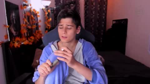 Snapshot of foxicfu chatting on 11/05/25, 07:58 Foxicfu online show from 11/05/25, 07:58