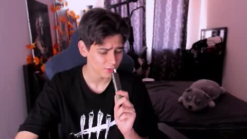 Snapshot of foxicfu chatting on 11/23/25, 07:08 Foxicfu online show from 11/23/25, 07:08