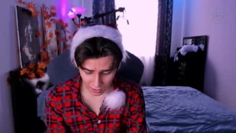 Snapshot of foxicfu chatting on 12/20/25, 09:27 Foxicfu online show from 12/20/25, 09:27