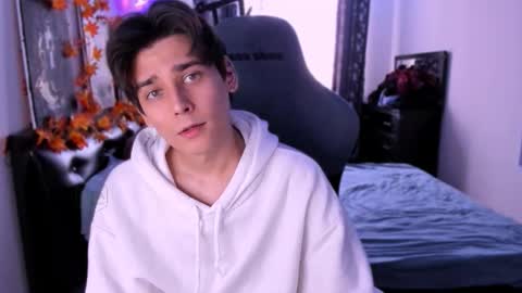 Snapshot of foxicfu chatting on 12/22/25, 08:55 Foxicfu online show from 12/22/25, 08:55