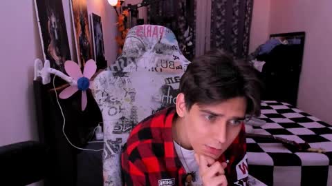 Snapshot of foxicfu chatting on 04/11/26, 02:32 Foxicfu online show from 04/11/26, 02:32