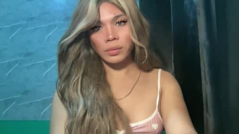 Snapshot of foxli_xx chatting on 06/10/26, 11:35 KITTY online show from 06/10/26, 11:35