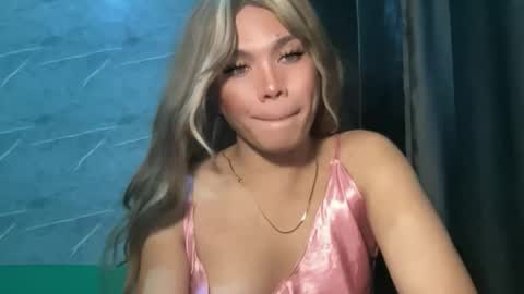 Snapshot of foxli_xx chatting on 06/11/26, 12:32 KITTY online show from 06/11/26, 12:32