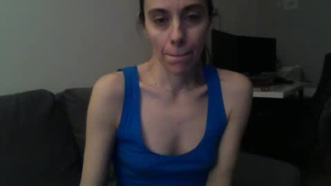 Snapshot of foxmoony chatting on 02/04/25, 08:38 FoxMoony online show from 02/04/25, 08:38