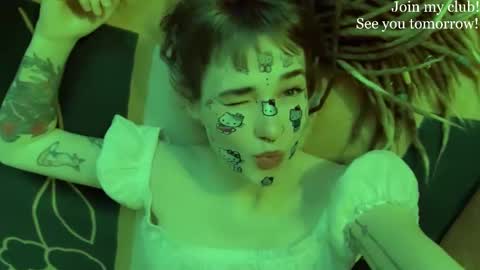 Helen - My streams are Monday - Friday at 8 AM NY time online show from 12/27/24, 04:04