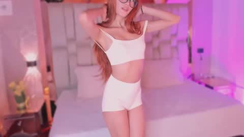 Snapshot of foxxxypink chatting on 07/18/26, 08:12 fox with 3 xs online show from 07/18/26, 08:12