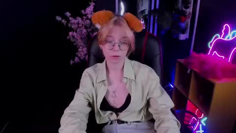 Polly online show from 06/17/26, 05:32
