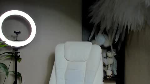 Foxy online show from 12/01/25, 12:15