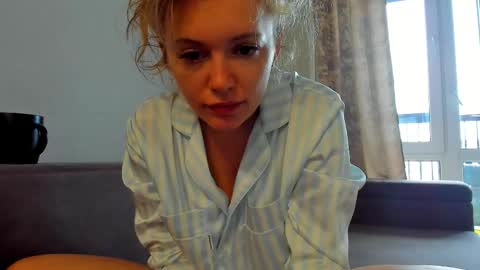 Snapshot of foxy_blond chatting on 05/19/26, 01:56 Foxy online show from 05/19/26, 01:56