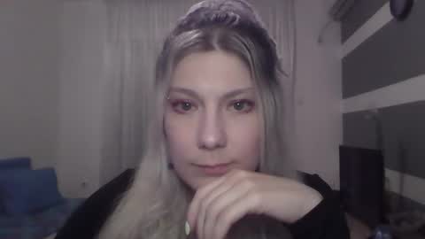 Snapshot of foxy_bright chatting on 03/15/26, 07:09 foxy_bright online show from 03/15/26, 07:09