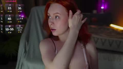 Snapshot of foxy_callista_ chatting on 07/17/26, 08:24 Foxy Callista online show from 07/17/26, 08:24
