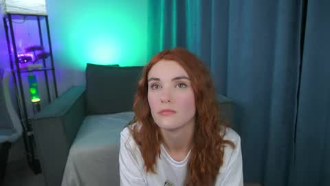 Snapshot of foxy_cute4you chatting on 04/12/26, 06:24 Eva online show from 04/12/26, 06:24