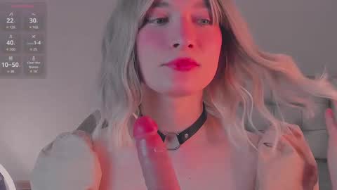 Snapshot of foxy_jpg chatting on 02/22/25, 07:36 Sue online show from 02/22/25, 07:36