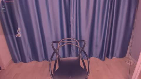 Snapshot of foxy_jpg chatting on 09/20/25, 10:22 Sue online show from 09/20/25, 10:22