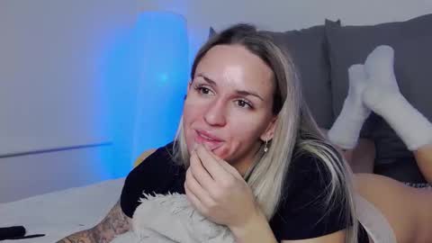 Foxy Kimmi online show from 12/14/25, 06:41