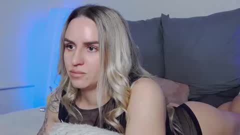 Foxy Kimmi online show from 12/17/25, 06:41