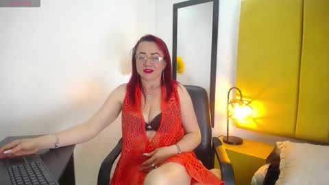 Snapshot of foxy_miilf chatting on 09/23/25, 01:58 Foxy miilf online show from 09/23/25, 01:58