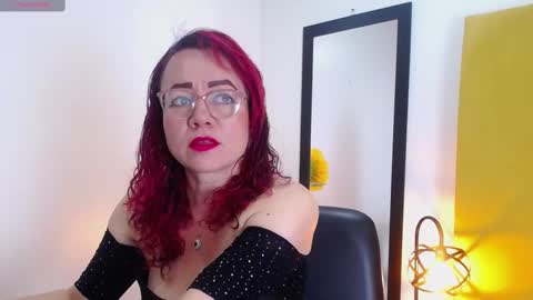 Snapshot of foxy_miilf chatting on 09/26/25, 01:15 Foxy miilf online show from 09/26/25, 01:15