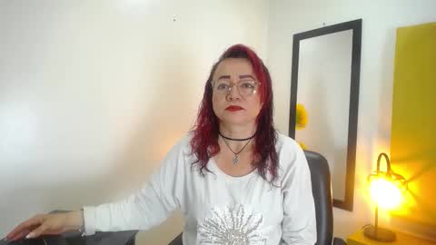 Snapshot of foxy_miilf chatting on 09/28/25, 01:49 Foxy miilf online show from 09/28/25, 01:49