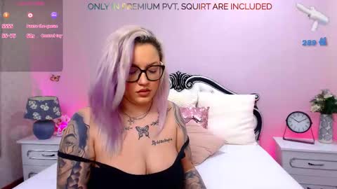 Snapshot of foxyclarisee chatting on 02/19/26, 09:22 Clarisee online show from 02/19/26, 09:22