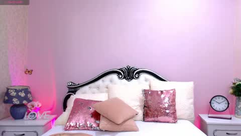 Snapshot of foxyclarisee chatting on 03/23/26, 06:23 Clarisee online show from 03/23/26, 06:23