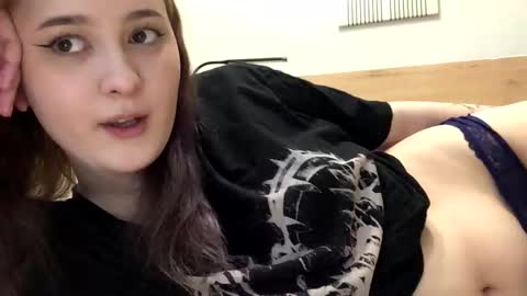 Snapshot of foxydollkate chatting on 03/22/26, 08:18 Kate online show from 03/22/26, 08:18