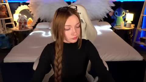 Maya online show from 12/04/25, 02:04