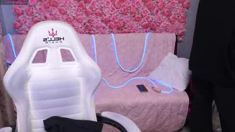 Maya online show from 04/13/26, 04:18