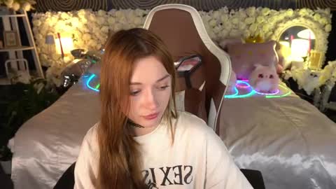 Snapshot of foxymayy chatting on 05/19/26, 02:01 Maya online show from 05/19/26, 02:01