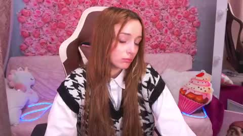 Snapshot of foxymayy chatting on 05/30/26, 04:31 Maya online show from 05/30/26, 04:31